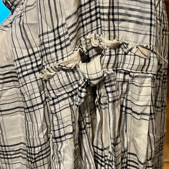 MAX STUDIO Over the Shoulder NWT Black Plaid Top Long Sleeve Ties Romantic Med - Picture 10 of 16